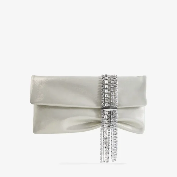 Zandra lichte, zachtgouden glanzende suède clutch met kettingarmband Zandra lichte, zachtgouden glanzende suède clutch met kettingarmband