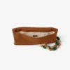 Zandra tan suède clutch met kralenarmband Zandra tan suède clutch met kralenarmband