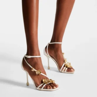 Zea 95 ivoorkleurige satijnen sandalen met bloemen