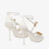 Zea 95 ivoorkleurige satijnen sandalen met bloemen Zea 95 ivoorkleurige satijnen sandalen met bloemen