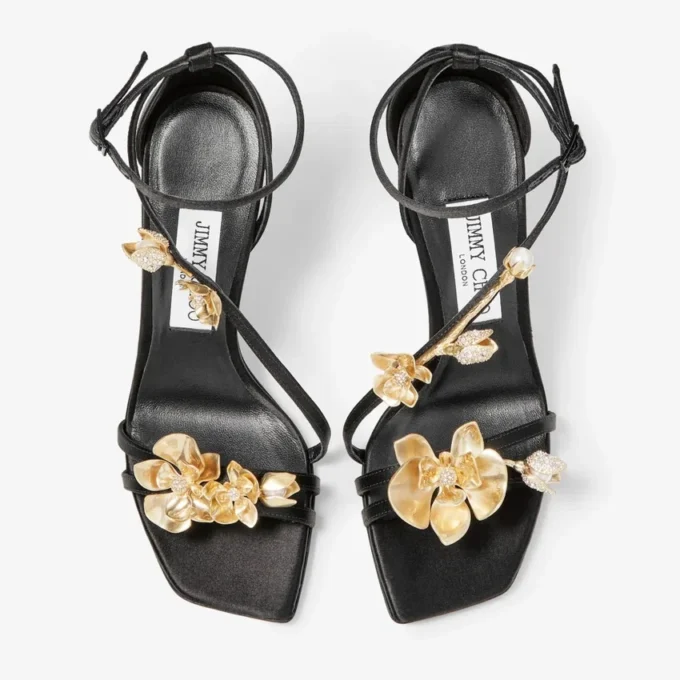Zea 95 zwarte satijnen sandalen met metalen bloemen Zea 95 zwarte satijnen sandalen met metalen bloemen